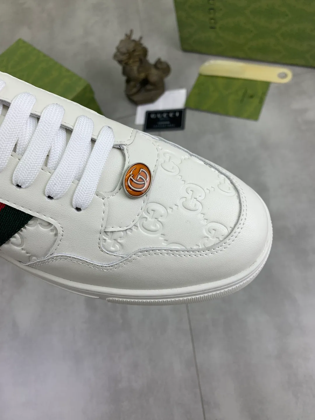 Men's Men's Shoes P420 💰[New Style] 🆘 The latest model from Gucci's official website🎁Classic casual and fashionable men's shoes👟Hot style💥Simple and elegant style, exclusive for trendy men. Unique latest brand elements from the official website👑Gucci original decoration, fashionable and generous, made of original soft calfskin fabric➕Comfortable soft sheepskin lining ✅The official website specifies wear-resistant rubber outsole_full of elasticity, classic model taken in real life🎬Color: 2️⃣colors available😍Number: 38-44